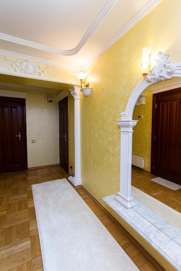 Центр. Вулиця Липова. 3 Кімнати Apartment Ternopil Ngoại thất bức ảnh