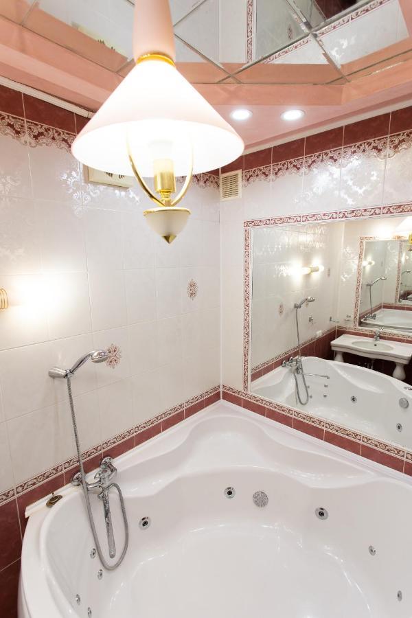 Центр. Вулиця Липова. 3 Кімнати Apartment Ternopil Ngoại thất bức ảnh